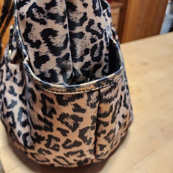 Travelon Animal Print Crossbody Bag - Picture 11 of 12